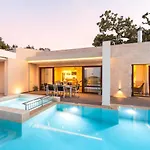 White Oak Tree Villa