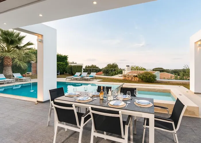 White Oak Tree Villa