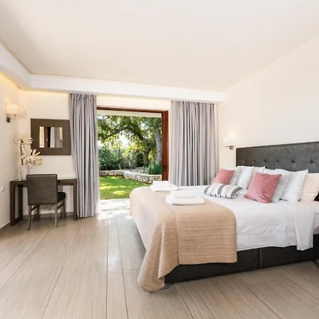 White Oak Tree Villa