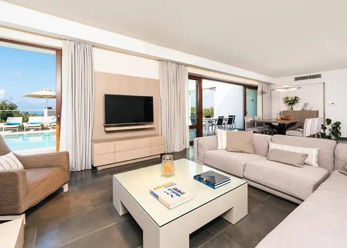 White Oak Tree Villa