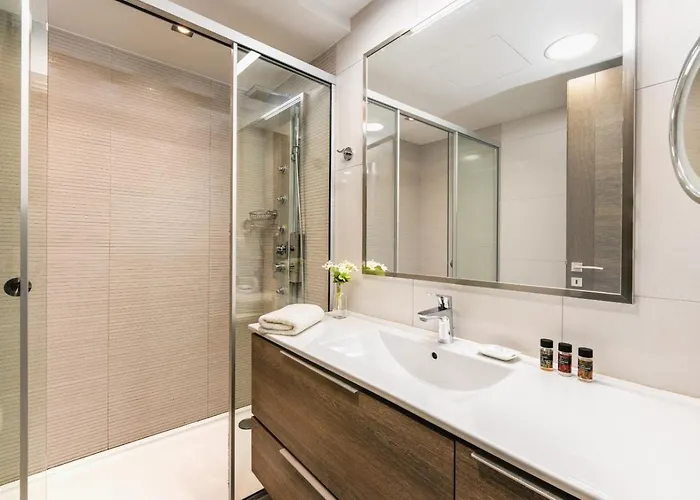 White Oak Tree Rethymno